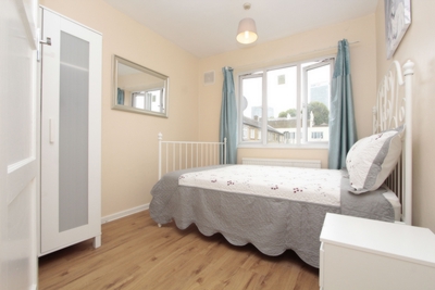 5 Bedroom Single Room to rent in Grundy Street, Poplar, London, E14