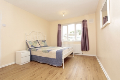 5 Bedroom Double room - Single use to rent in Grundy Street, Poplar, London, E14