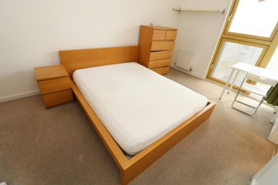 Ensuite Double Room to rent in Farnsworth Court,West Parkside, Greenwich, London, SE10