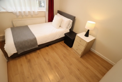 Single Room to rent in Barrett House,4 Victoria Road, Kilburn High Road, London, NW6