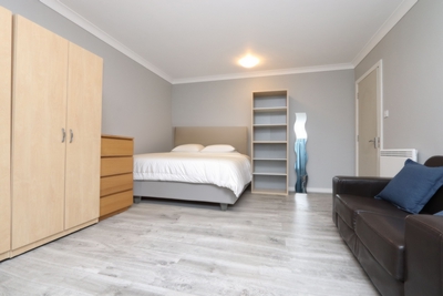 Double Room to rent in Boardwalk Place, Blackwall,Canary Wharf, London, E14