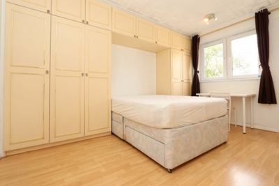 Double room - Single use to rent in Sovereign House,Cambridge Heath Road, Bethnal Green, London, E1