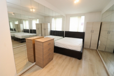 Double room - Single use to rent in Dovecote House,Water Gardens Square, Canada Water, London, SE16