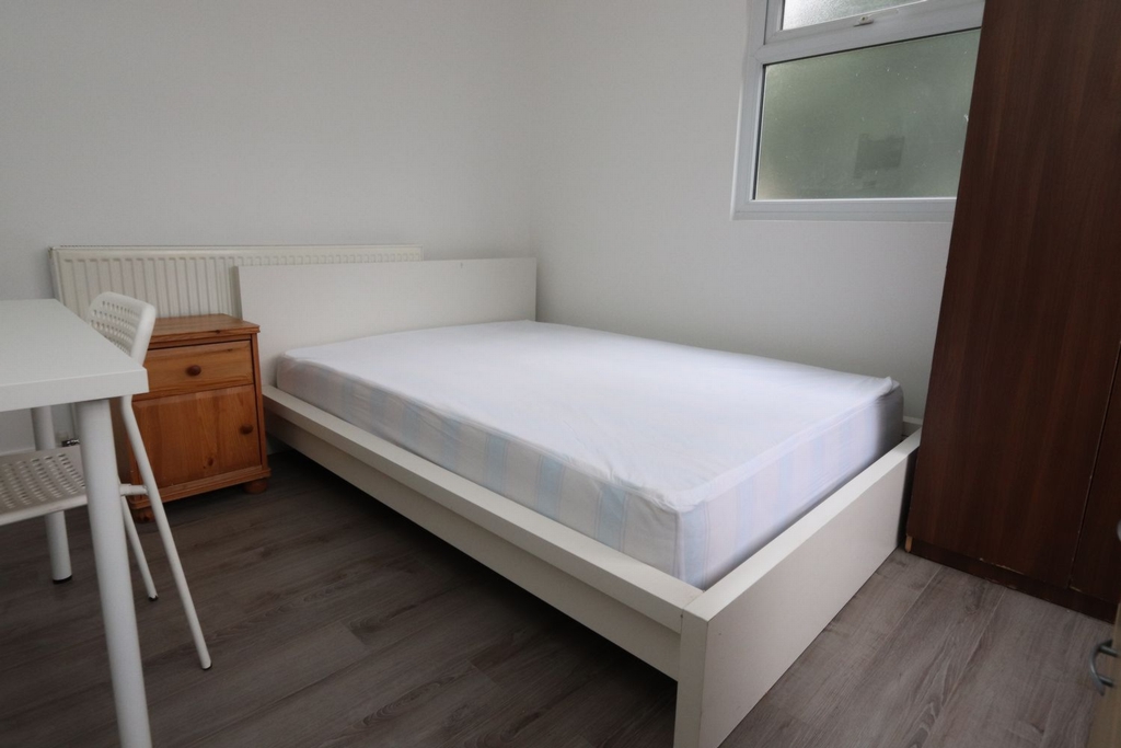Double room - Single use to rent in Camden Town, London, NW1
