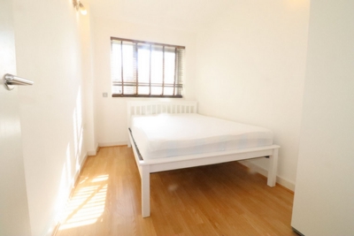 Double room - Single use to rent in Holly Court,John Harrison Way, Greenwich, London, SE10