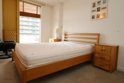 Double room - Single use to rent in Farnsworth Court, West Parkside, Greenwich, London, SE10