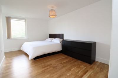 Double room - Single use to rent in Holystone Court,83 Tiller Road, Isle of Dogs, London, E14