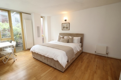 Ensuite Single Room to rent in Becquerel Court,West Parkside, Greenwich, London, SE10
