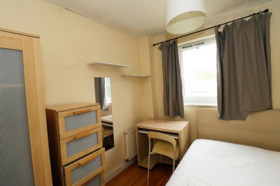 Double room - Single use to rent in Flint Close, Stratford, London, E15