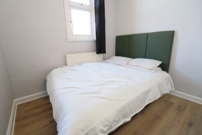 Double room - Single use to rent in Mellitus Street, East Acton, London, W12