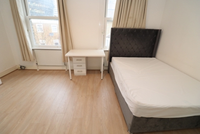 Double room - Single use to rent in Yeldham Road, Hammersmith, London, W6