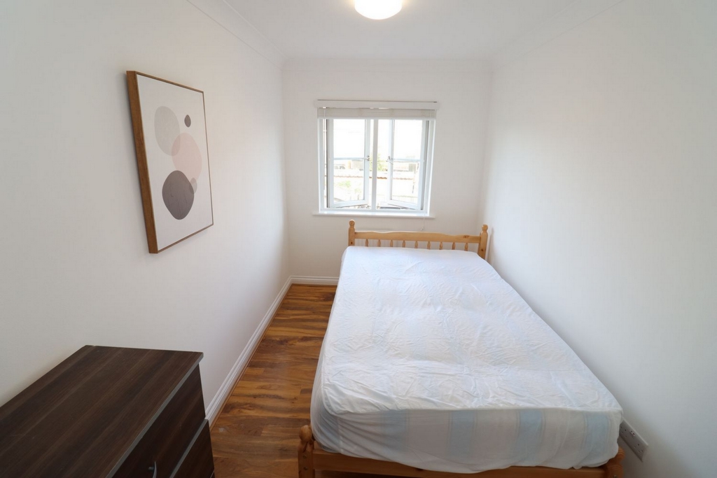 Double room - Single use to rent in Barking, London, IG11