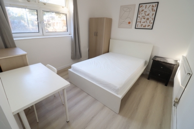 Double room - Single use to rent in Stafford Cripps House, Globe Road, Bethnal Green, London, E2