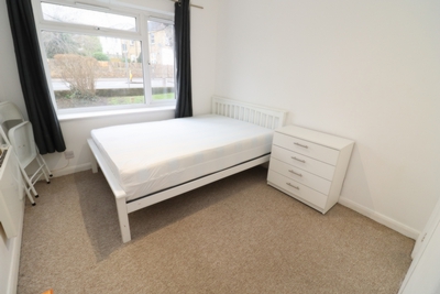 Double room - Single use to rent in Morley Court,64 Worple Road, Wimbledon, London, SW19