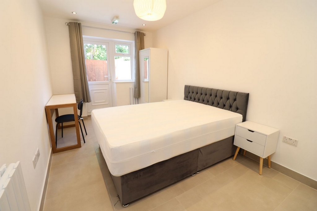 5 Bedroom Double room - Single use to rent in Stepney Green, London, E1