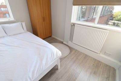 Double room - Single use to rent in Stafford Court,Copley Close, West Ealing, London, W7