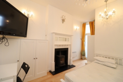 Double room - Single use to rent in Melrose Avenue, Willesden Green, London, NW2