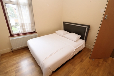 Double room - Single use to rent in Troughton Road, Charlton, London, SE7