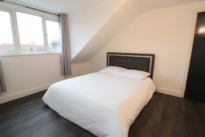 Double room - Single use to rent in Ravenshaw Street, West Hampstead, London, NW6