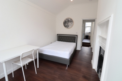 Double room - Single use to rent in Brixton Hill, Brixton, London, SW2