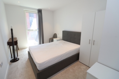 Double room - Single use to rent in Iris House, Southall, London, UB1