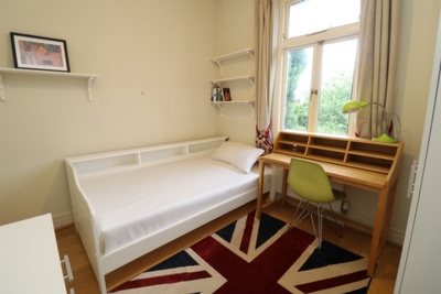 Single Room to rent in Manor Court Road, Hanwell, London, W7