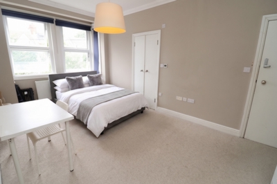 Ensuite Single Room to rent in Maldon Road, Acton Central, London, W3