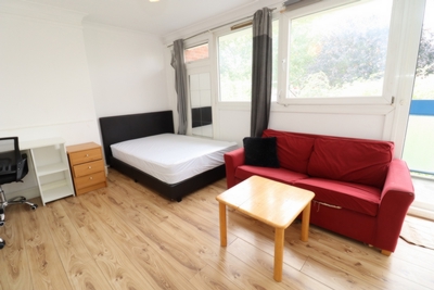 Double room - Single use to rent in Kinross House,Bemerton Estate, Caledonian Road & Barnsbury, London, N1