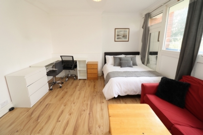 Double room - Single use to rent in Kinross House,Bemerton Estate, Caledonian Road & Barnsbury, London, N1