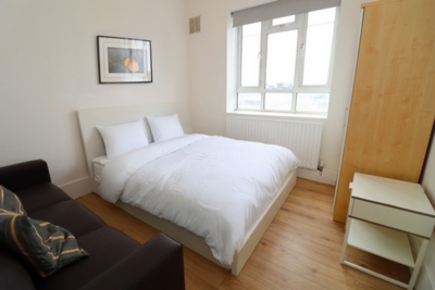 Double room - Single use to rent in Auckland House,White City Estate, White City, London, W12