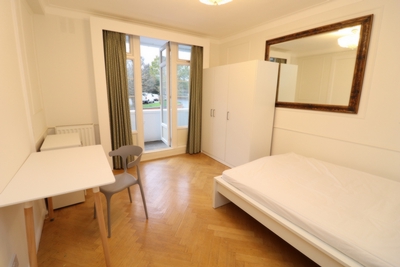 Double room - Single use to rent in Mount View,Mount Avenue, Ealing Broadway, London, W5