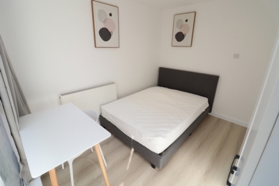 Double room - Single use to rent in Bolton Walk, Arsenal, London, N7