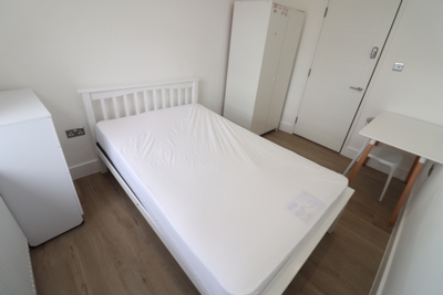 6 Bedroom Double room - Single use to rent in Wells House Road, North Acton, London, NW10