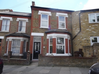 3 Bedroom Conversion to rent in Caxton Road, Wimbledon, London, SW19