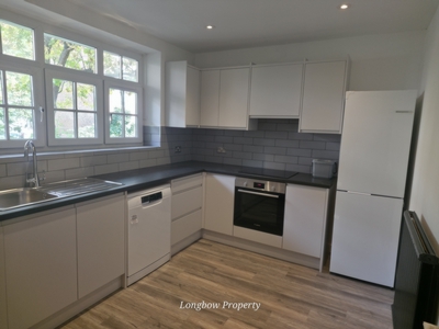 3 Bedroom Apartment to rent in Ascalon Street, Battersea, London, SW8