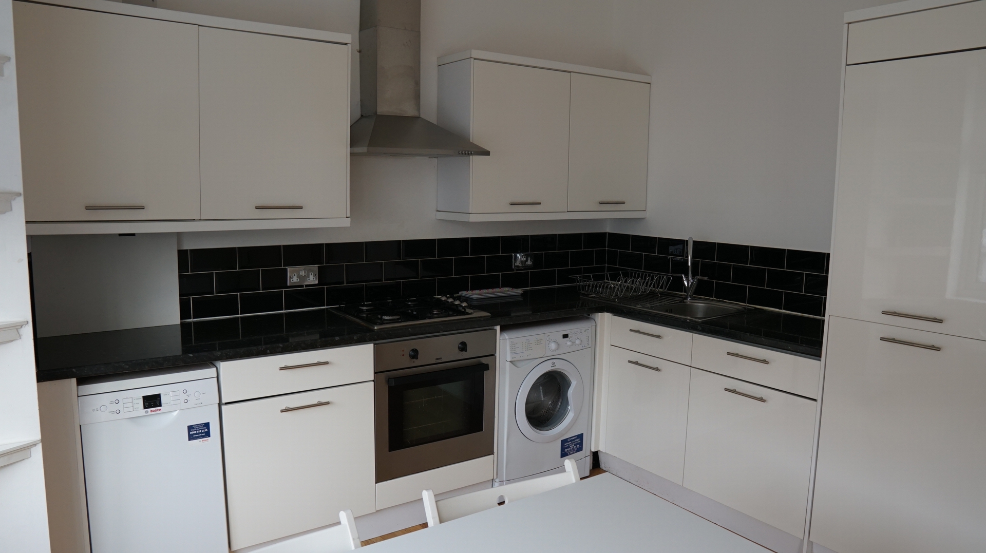 2 Bedroom Apartment to rent in Tooting, London, SW17