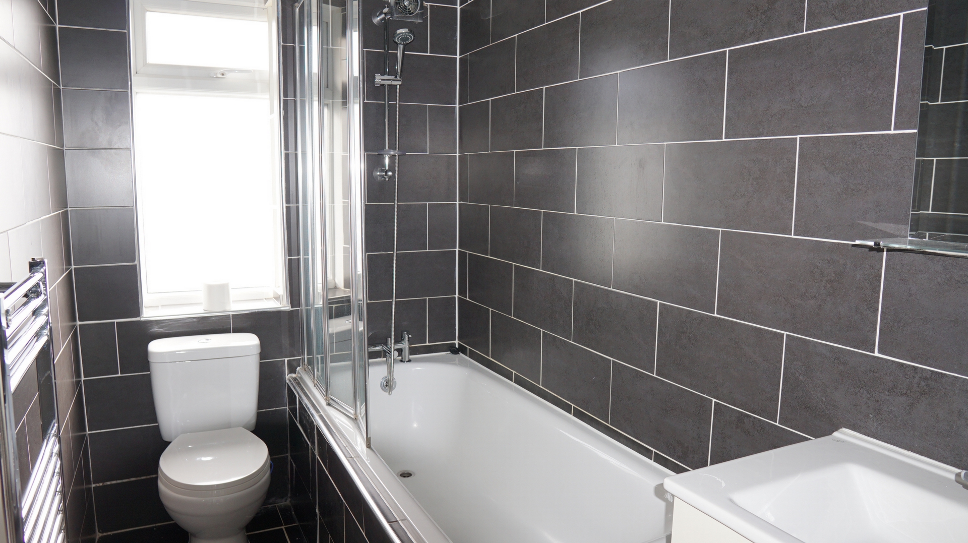 3 Bedroom Terraced to rent in Morden, Surrey, SM4