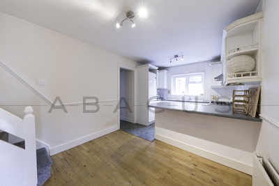 3 Bedroom House to rent in West Cottages, West Hampstead, London, NW6