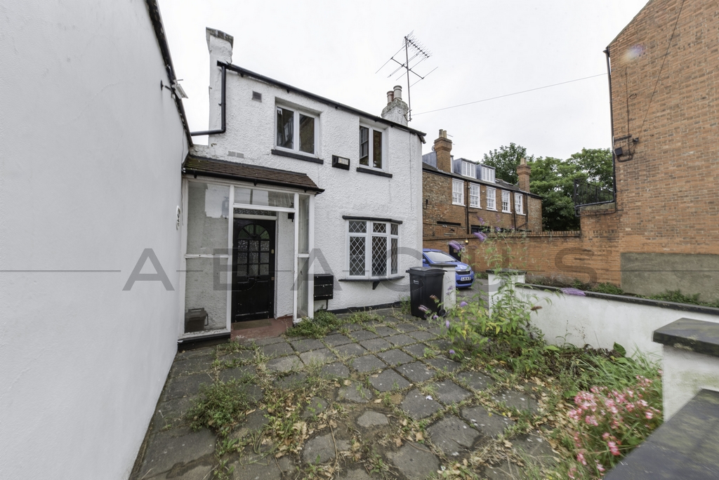 3 Bedroom House to rent in West Hampstead, London, NW6 3 Bedroom House to rent in West Hampstead, London, NW6