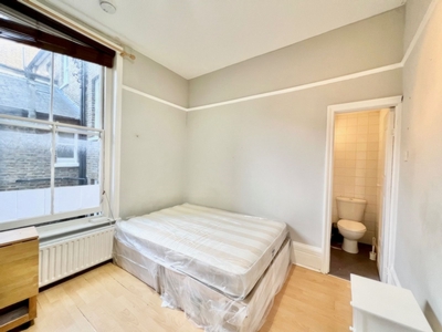 Studio to rent in Lyncroft Gardens, West Hampstead, London, NW6