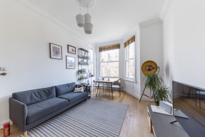 2 Bedroom Flat to rent in Greencroft Gardens, South Hampstead, London, NW6