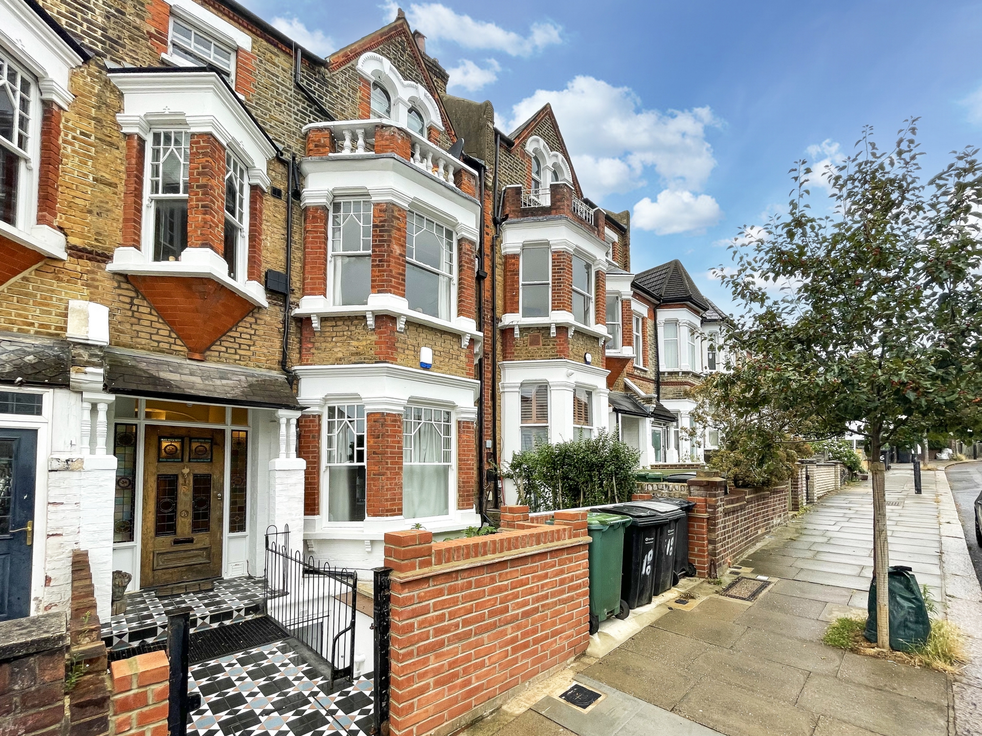 2 Bedroom Apartment to rent in West Hampstead, London, NW6