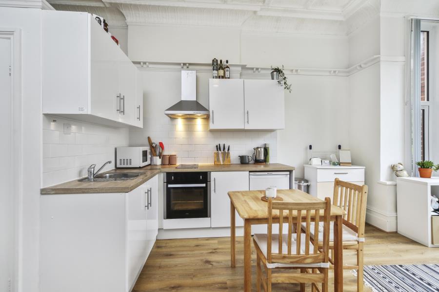 Studio Flat to rent in Fawley Road, West Hampstead, London, NW6