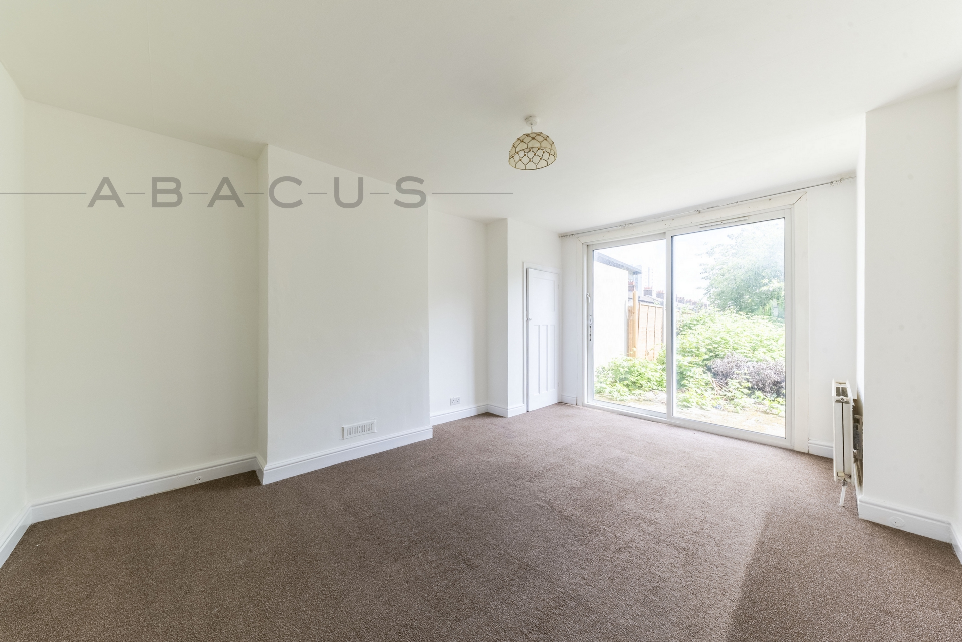 5 Bedroom House to rent in Childs Hill, London, NW2