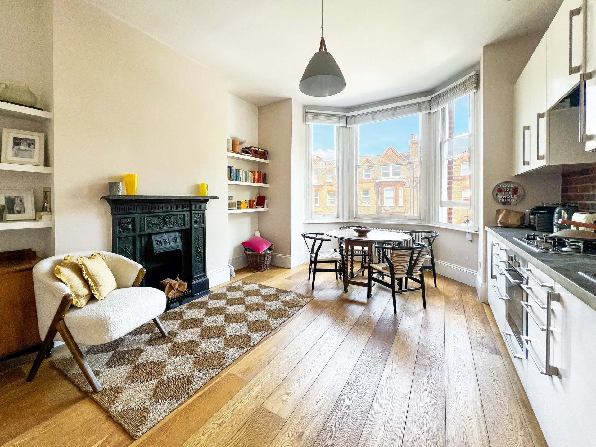 2 Bedroom Flat to rent in Queens Park, London, NW6