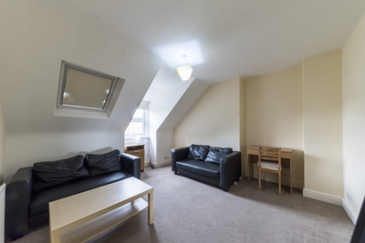 2 Bedroom Flat to rent in Kingdon Road, West Hampstead, London, NW6