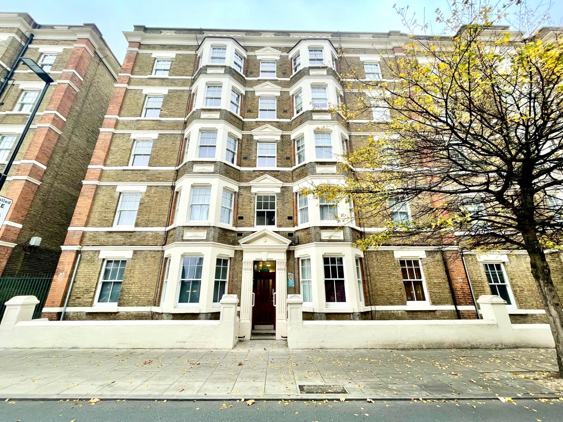 2 Bedroom Flat to rent in Royal College Street, Camden, London, NW1