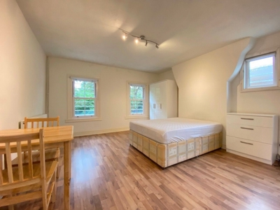 Studio Flat to rent in Parsifal Road, West Hampstead, London, NW6