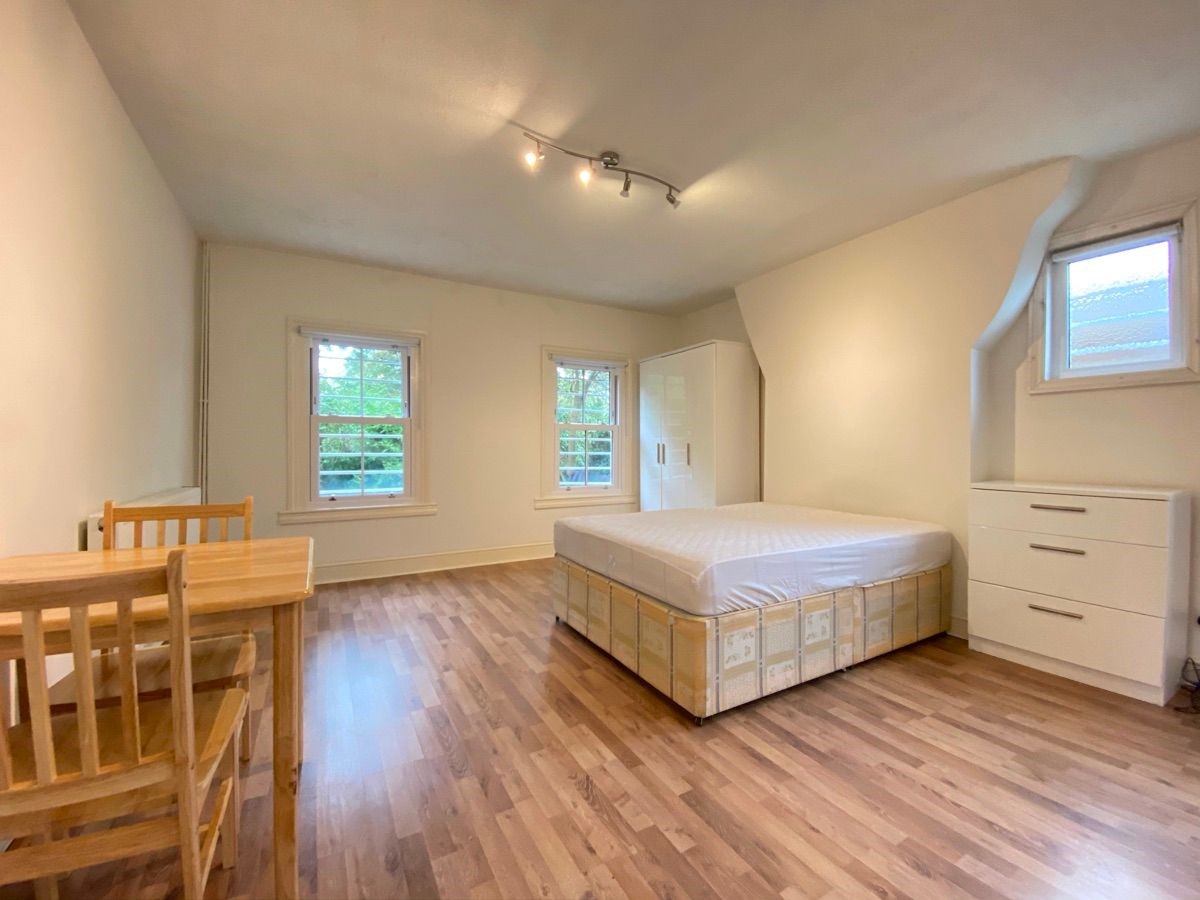 Studio Flat to rent in Parsifal Road, West Hampstead, London, NW6