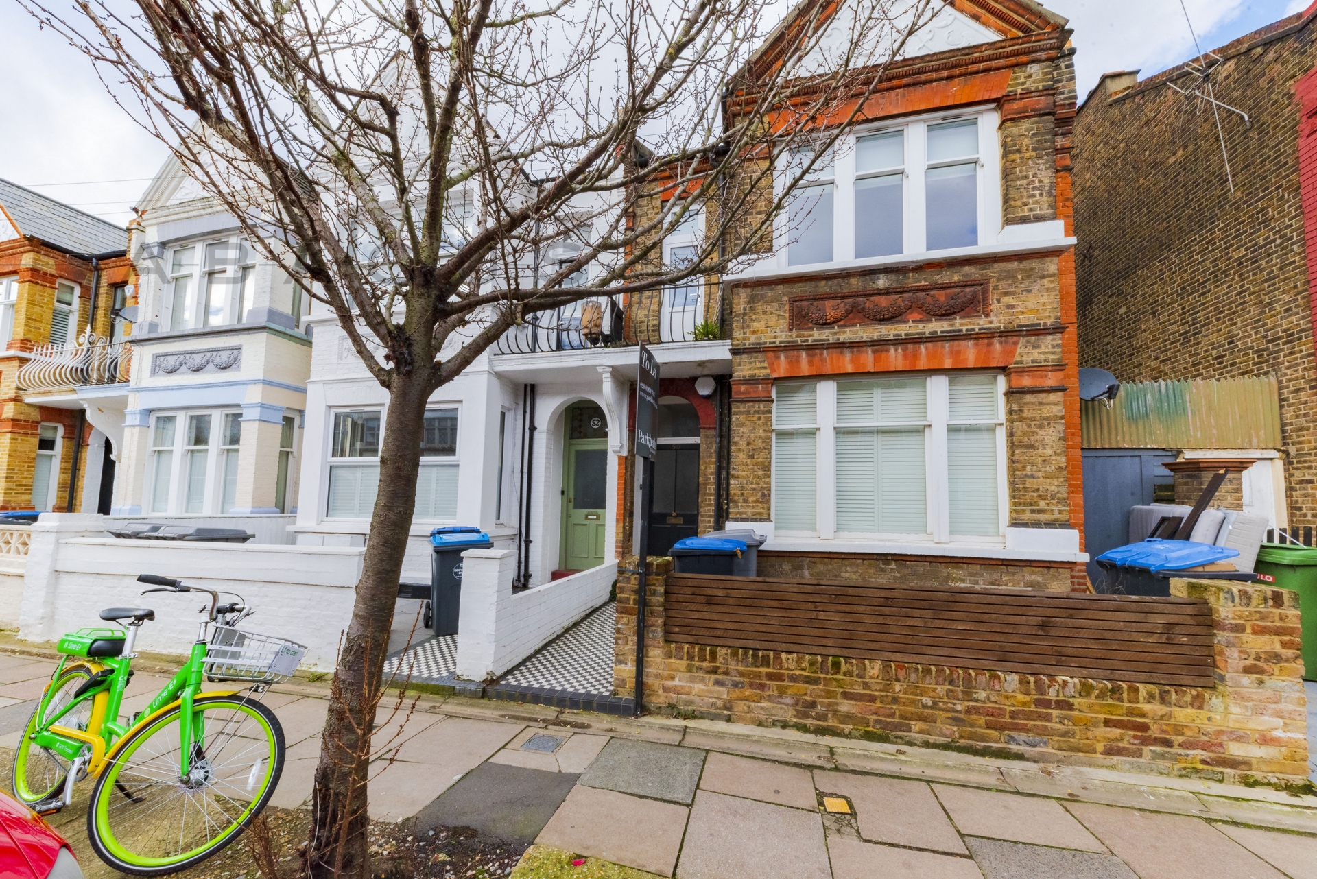 3 Bedroom Flat to rent in Kensal Rise, London, NW10